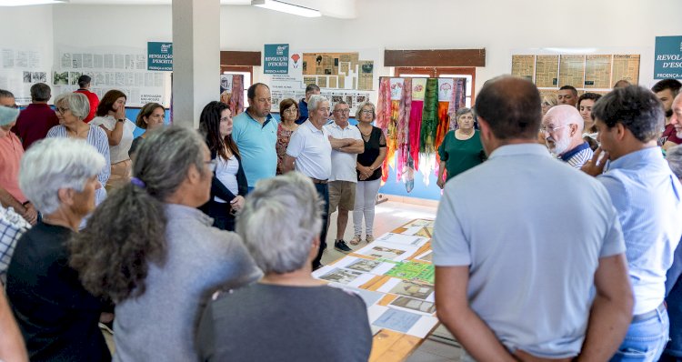 Associação de Corgas inaugura exposição “As cores da liberdade”