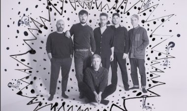 Euro Tragedy, o hino tragicómico dos Evols para os tempos que vivemos