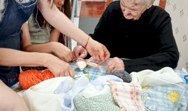 Oficina intergeracional ‘Bonecas de Trapo a 4 Mãos’ começou no Ciborro