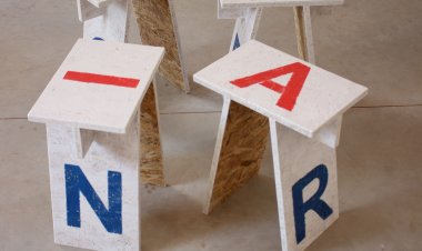 Exposição Bigorna fases “palavras para movimentar e sentar” de Wesley Sacardi para ver em Loulé