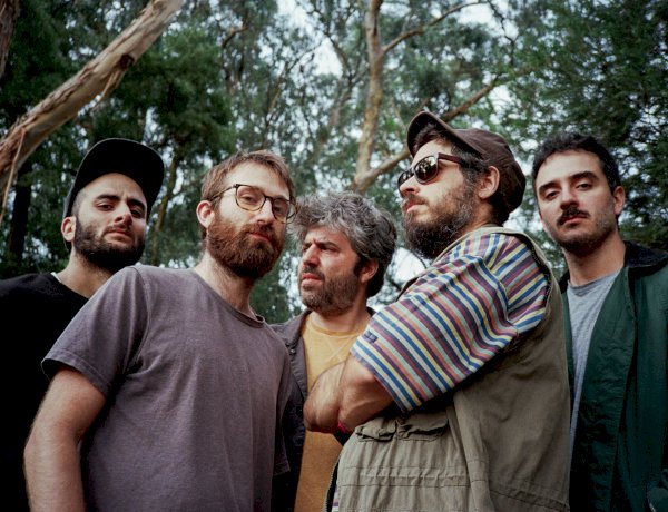 Duques do Precariado lançam “Falho” e anunciam concertos em Lisboa e Porto