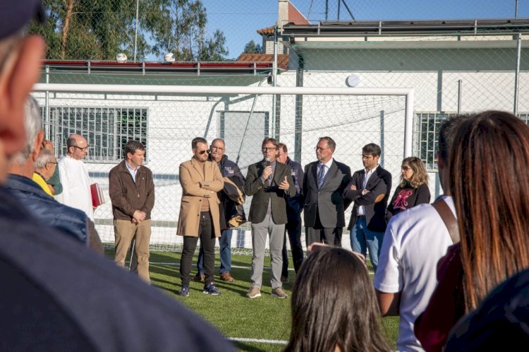 Campo de Jogos da Várzea já tem relvado sintético